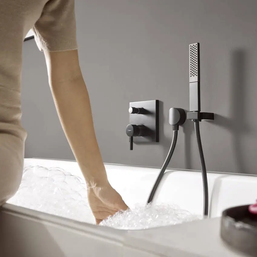 Змішувач для ванни/душу Hansgrohe Finoris прихованого монтажу, зовнішня частина, білий матовий (76415700) - Фото 2
