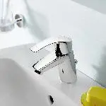 Смеситель для раковины с гигиеническим душем Grohe Eurosmart (23124002) - Фото 2