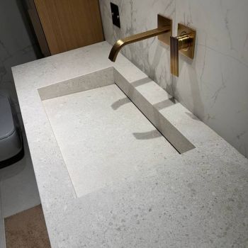 Умивальник підвісний Luxestone 120x55x16 см з керамограніту,… - Фото №2